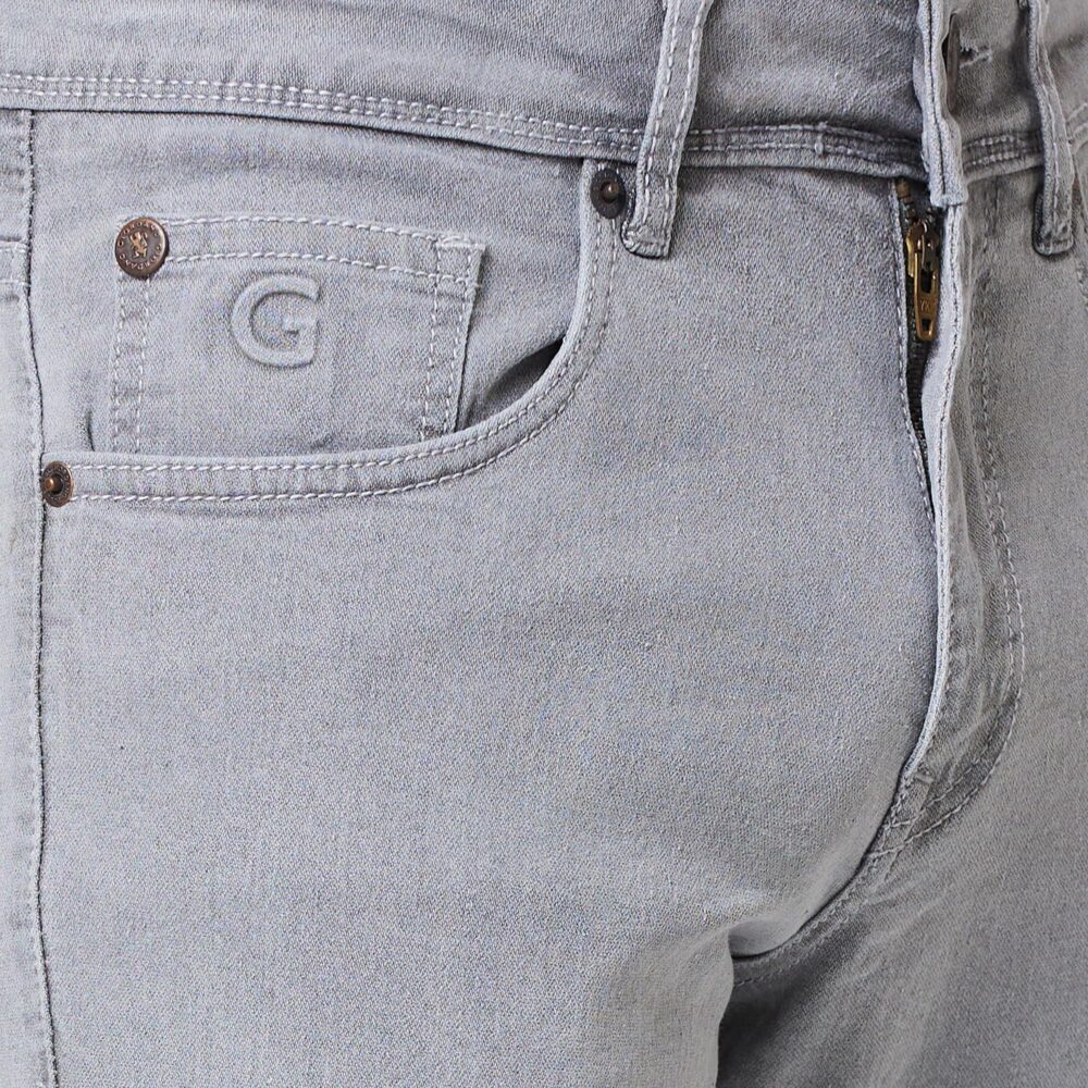 Giordano Men's Slim Fit Mid-Rise Clean Look Stretchable 5-Pocket Regular Length Casual Cotton Blended Denim Jeans - Light Grey - Image 4
