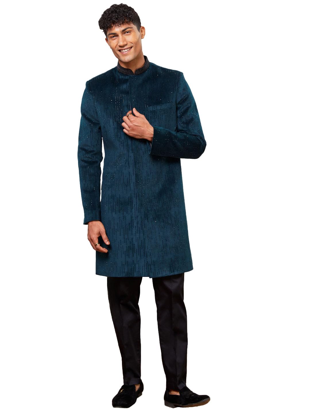 VASTRAMAY Men's Velvet Embroidered Sequined Indo-Western & Pant Set – Regal Ethnic Attire